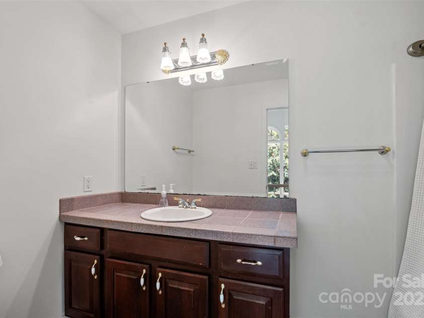 34 Anderson Road, Weaverville, NC 28787.  MLS# CAR4285652, YatesRealty ID 29953. 