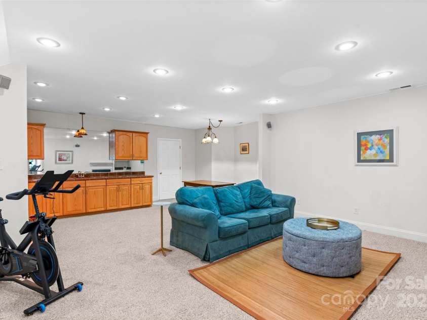34 Anderson Road, Weaverville, NC 28787.  MLS# CAR4285652, YatesRealty ID 29953. 