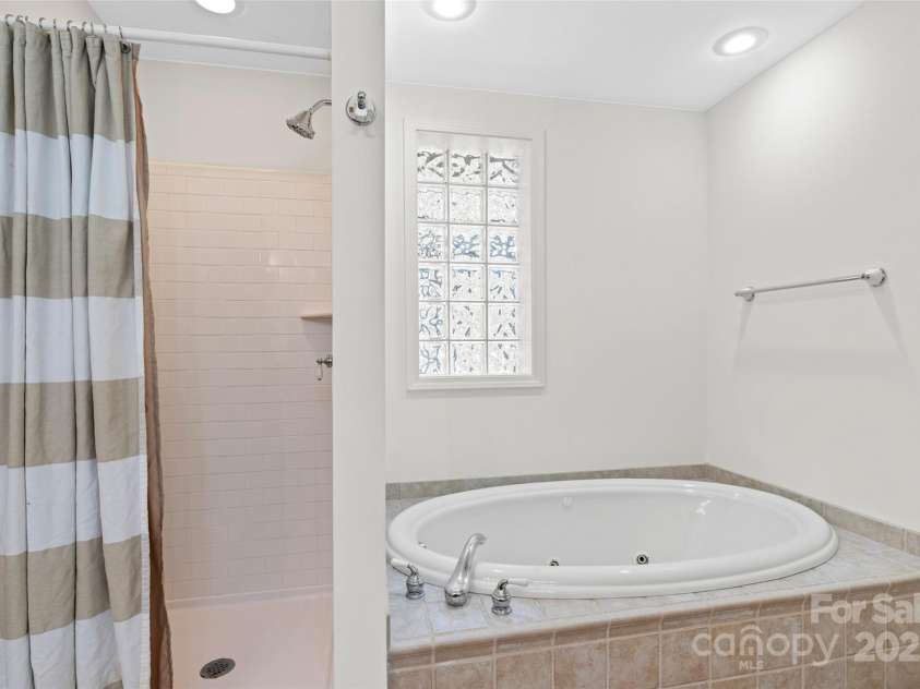 34 Anderson Road, Weaverville, NC 28787.  MLS# CAR4285652, YatesRealty ID 29953. 