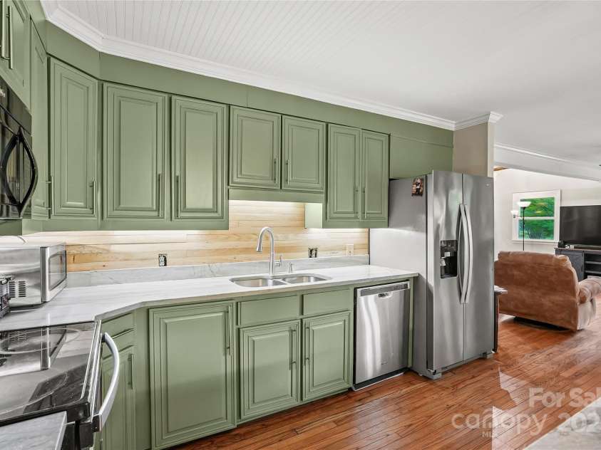 6836 Richland Road, Lenoir, NC 28645.  MLS# CAR4287290, YatesRealty ID 29955. 