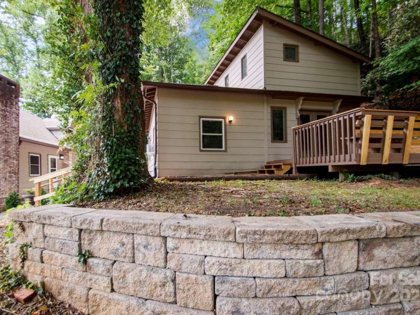 6836 Richland Road, Lenoir, NC 28645.  MLS# CAR4287290, YatesRealty ID 29955. 