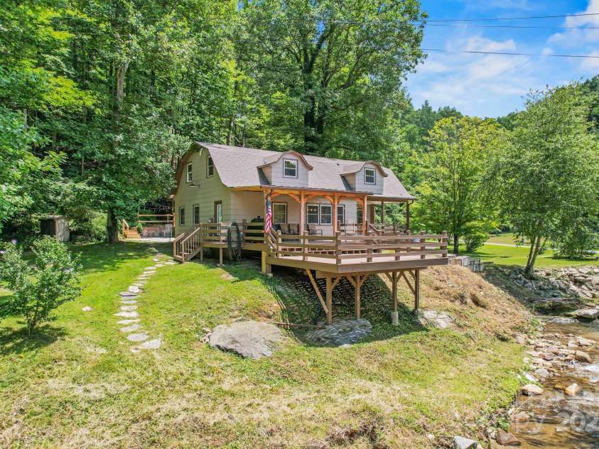 6836 Richland Road, Lenoir, NC 28645.  MLS# CAR4287290, YatesRealty ID 29955. 