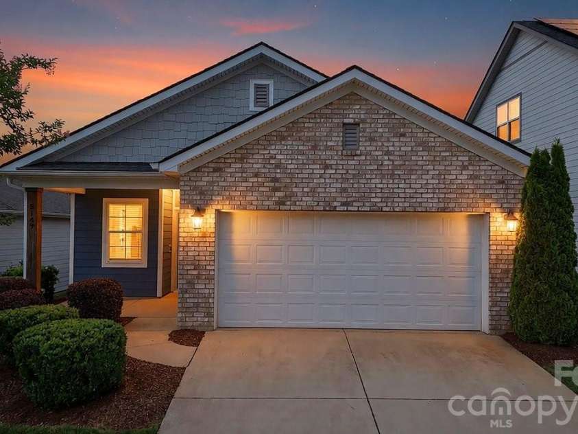 5149 Looking Glass Trail, Denver, NC 28037.  MLS# CAR4376712, YatesRealty ID 29956. Virtually Staged