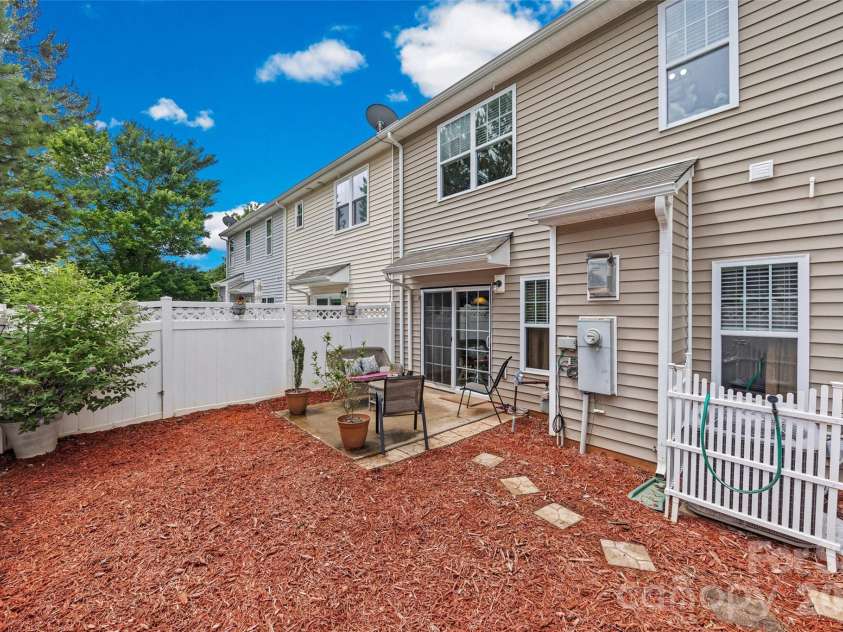 1435 Harpers Inlet Drive, Clover, SC 29710.  MLS# CAR4383521, YatesRealty ID 29957. 18