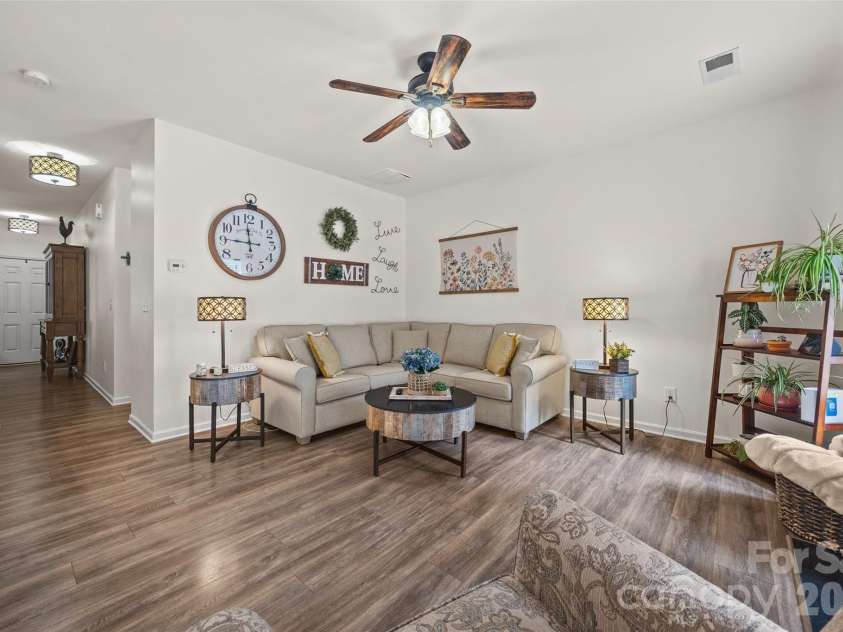 1435 Harpers Inlet Drive, Clover, SC 29710.  MLS# CAR4383521, YatesRealty ID 29957. 