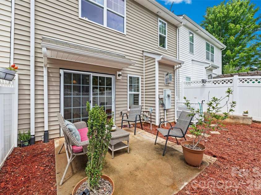 1435 Harpers Inlet Drive, Clover, SC 29710.  MLS# CAR4383521, YatesRealty ID 29957. 