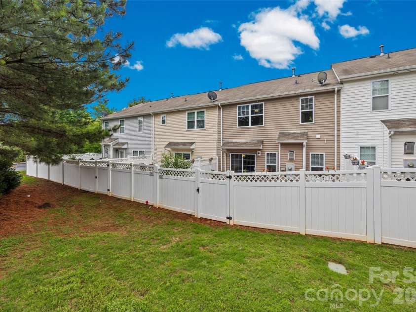 1435 Harpers Inlet Drive, Clover, SC 29710.  MLS# CAR4383521, YatesRealty ID 29957. 