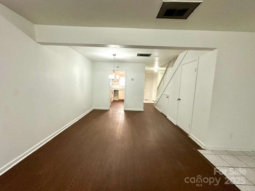 5812 Hunting Ridge Lane, Charlotte, NC 28212.  MLS# CAR4283343, YatesRealty ID 29957. 