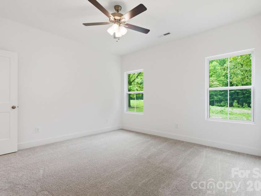 2021 Hart Road, Charlotte, NC 28214.  MLS# CAR4386974, YatesRealty ID 29958. 