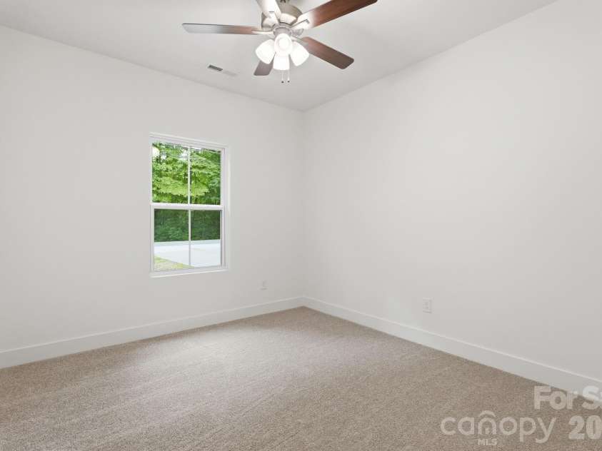 2021 Hart Road, Charlotte, NC 28214.  MLS# CAR4386974, YatesRealty ID 29958. 