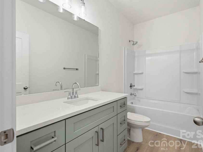 2021 Hart Road, Charlotte, NC 28214.  MLS# CAR4386974, YatesRealty ID 29958. 
