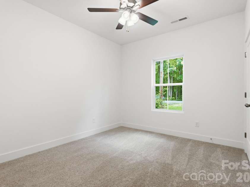 2021 Hart Road, Charlotte, NC 28214.  MLS# CAR4386974, YatesRealty ID 29958. 