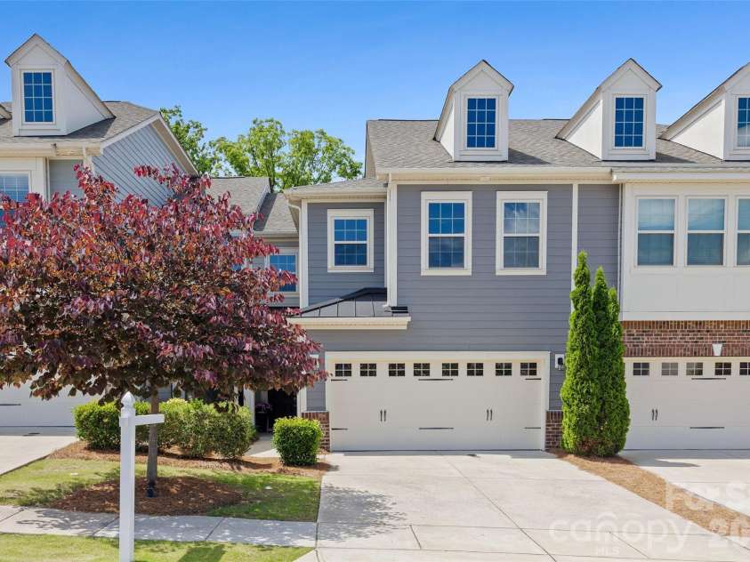 625 Amber Meadows Way, Tega Cay, SC 29708.  MLS# CAR4386072, YatesRealty ID 29959. 