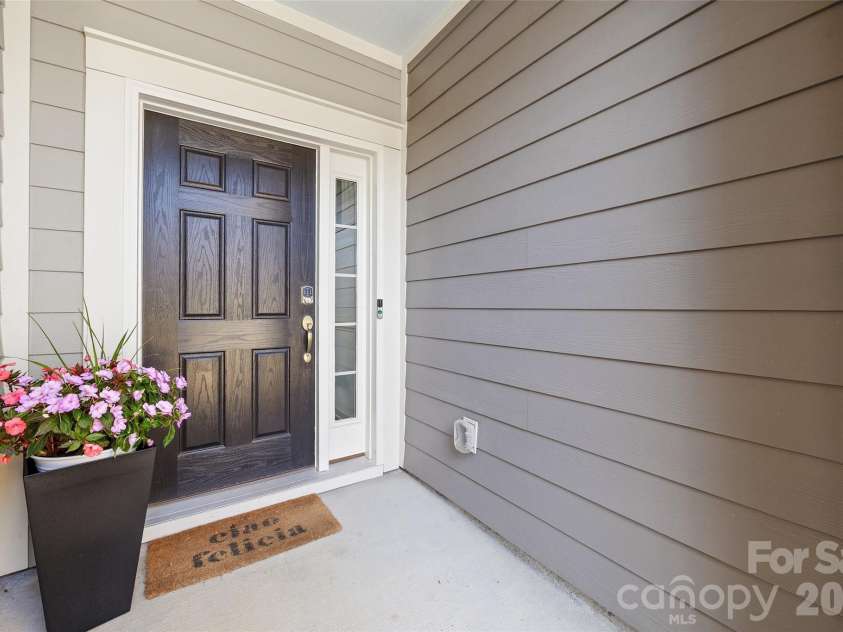 625 Amber Meadows Way, Tega Cay, SC 29708.  MLS# CAR4386072, YatesRealty ID 29959. 