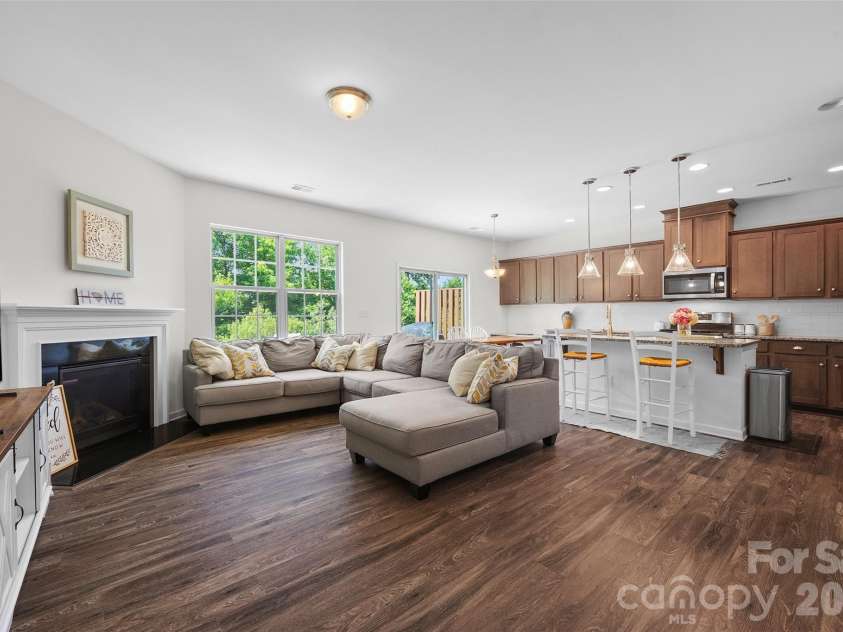 625 Amber Meadows Way, Tega Cay, SC 29708.  MLS# CAR4386072, YatesRealty ID 29959. 