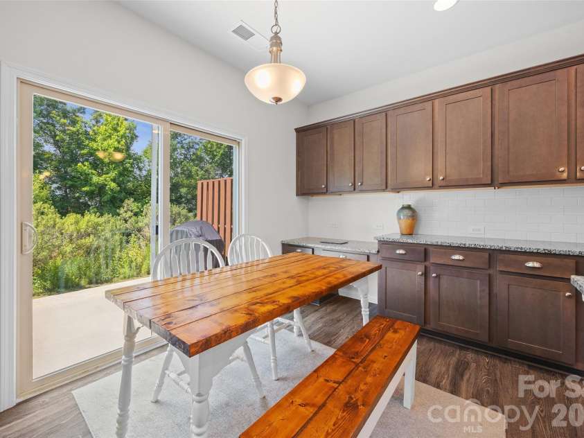 625 Amber Meadows Way, Tega Cay, SC 29708.  MLS# CAR4386072, YatesRealty ID 29959. 