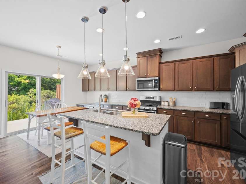 625 Amber Meadows Way, Tega Cay, SC 29708.  MLS# CAR4386072, YatesRealty ID 29959. 