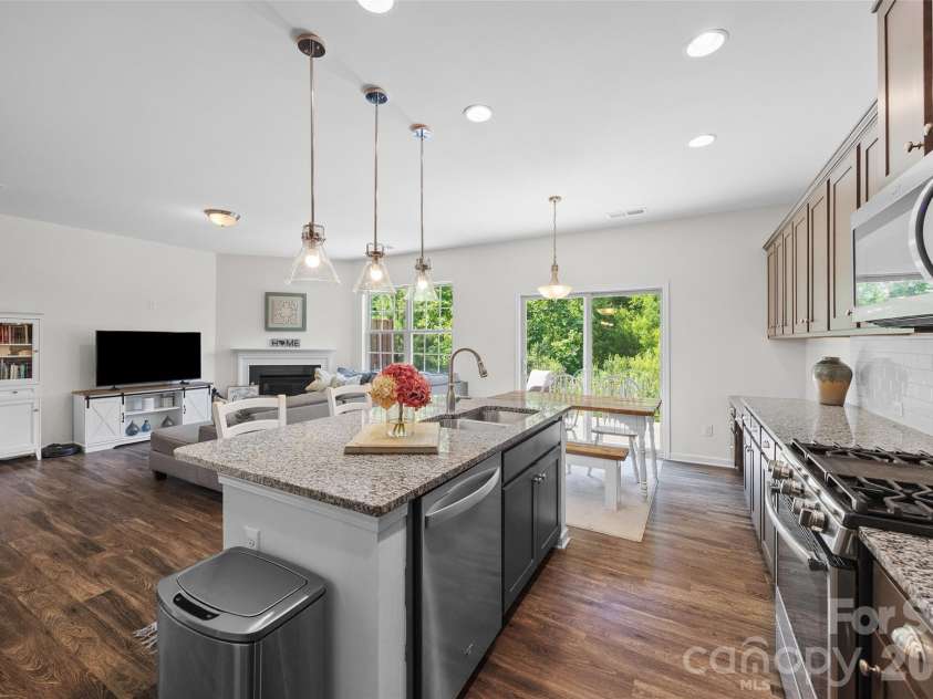 625 Amber Meadows Way, Tega Cay, SC 29708.  MLS# CAR4386072, YatesRealty ID 29959. 