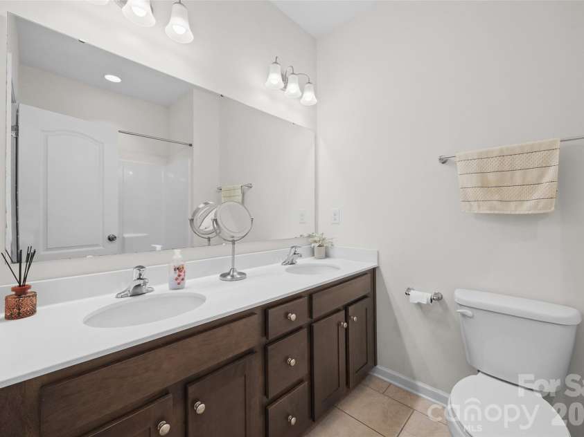 625 Amber Meadows Way, Tega Cay, SC 29708.  MLS# CAR4386072, YatesRealty ID 29959. 