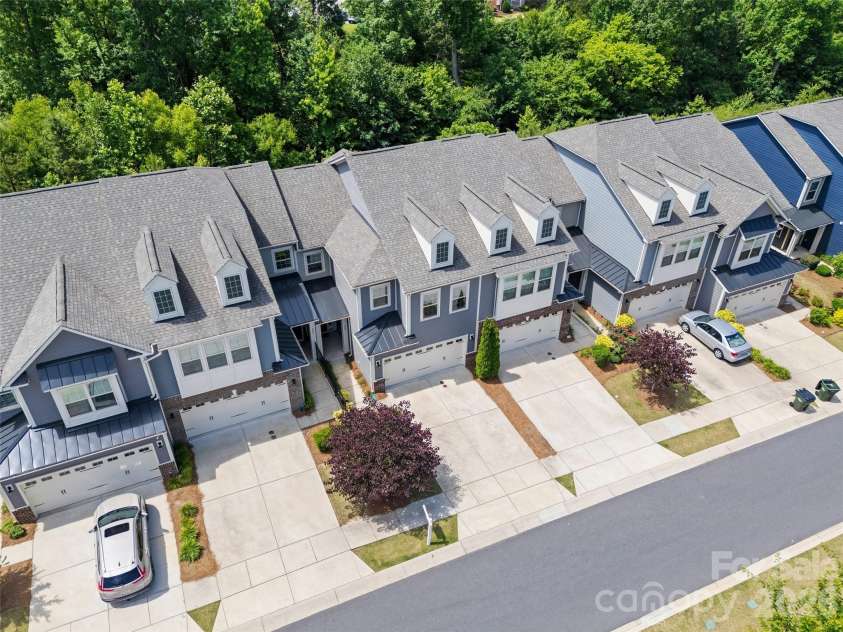 625 Amber Meadows Way, Tega Cay, SC 29708.  MLS# CAR4386072, YatesRealty ID 29959. 
