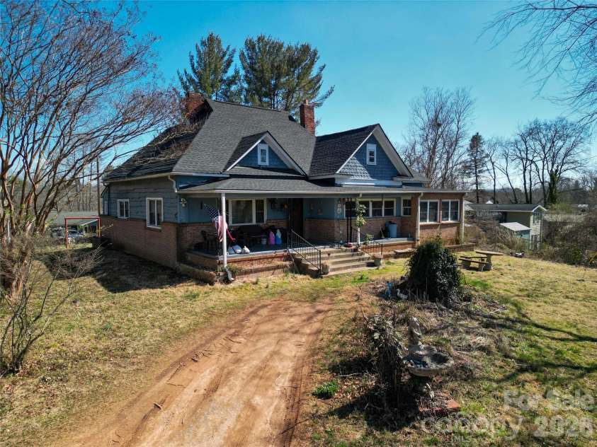 192 Brevard Road, Asheville, NC 28806.  MLS# CAR4354273, YatesRealty ID 2996. 