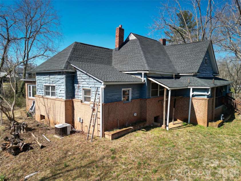 192 Brevard Road, Asheville, NC 28806.  MLS# CAR4354273, YatesRealty ID 2996. 
