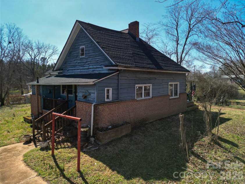 192 Brevard Road, Asheville, NC 28806.  MLS# CAR4354273, YatesRealty ID 2996. 
