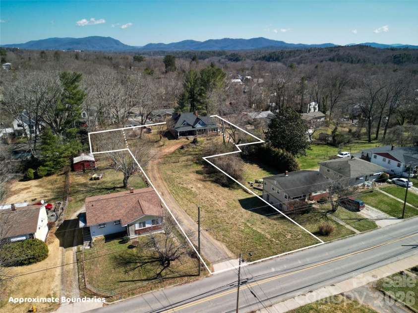 192 Brevard Road, Asheville, NC 28806.  MLS# CAR4354273, YatesRealty ID 2996. 