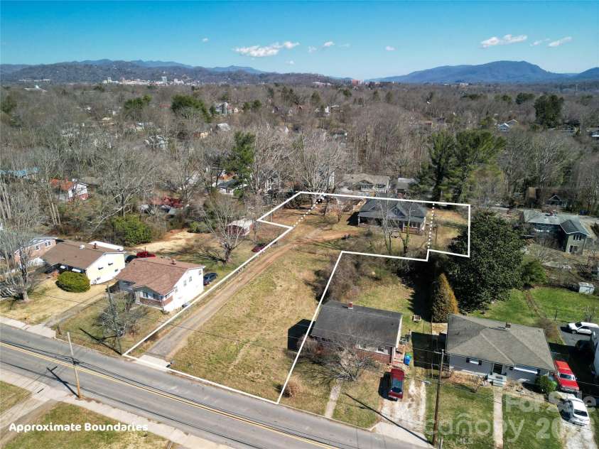 192 Brevard Road, Asheville, NC 28806.  MLS# CAR4354273, YatesRealty ID 2996. 