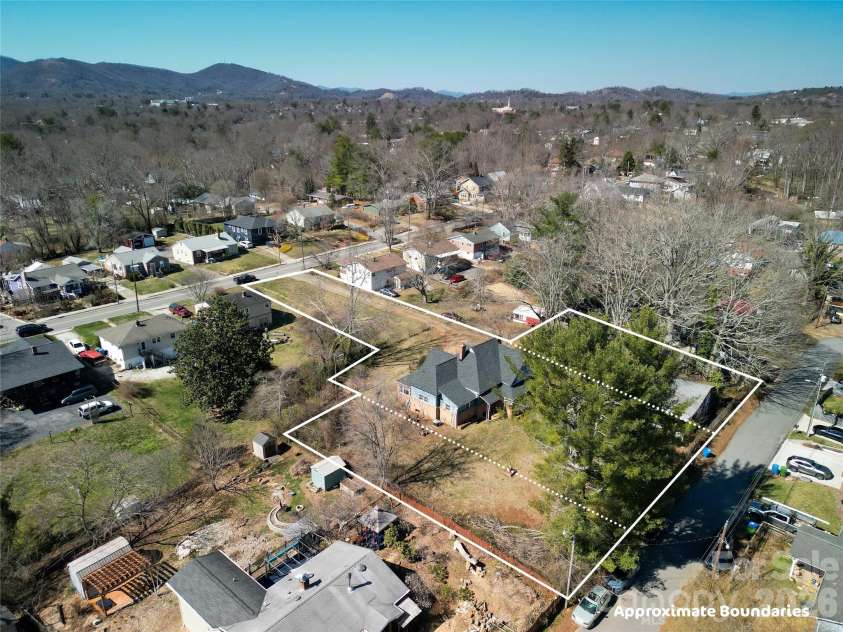 192 Brevard Road, Asheville, NC 28806.  MLS# CAR4354273, YatesRealty ID 2996. 