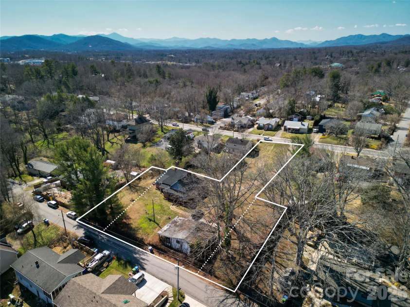 192 Brevard Road, Asheville, NC 28806.  MLS# CAR4354273, YatesRealty ID 2996. 