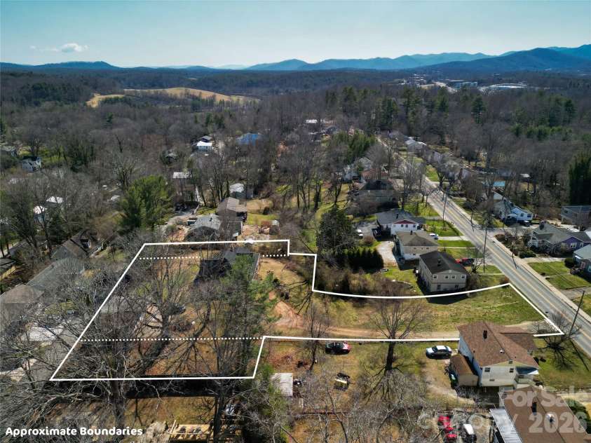 192 Brevard Road, Asheville, NC 28806.  MLS# CAR4354273, YatesRealty ID 2996. 
