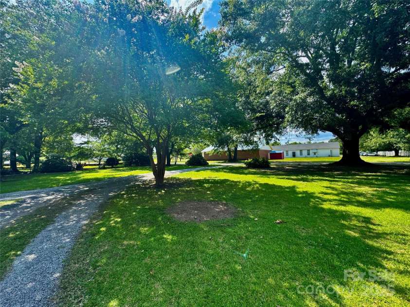 300 Blackmon Street, Bethune, SC 29009.  MLS# CAR4270167, YatesRealty ID 29960. 