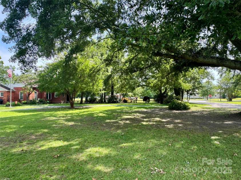 300 Blackmon Street, Bethune, SC 29009.  MLS# CAR4270167, YatesRealty ID 29960. 