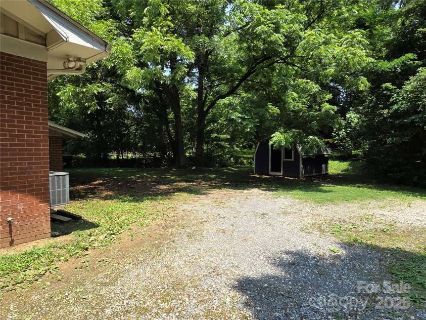 13612 Old Statesville Road, Huntersville, NC 28078.  MLS# CAR4267541, YatesRealty ID 29961. Parking in rear