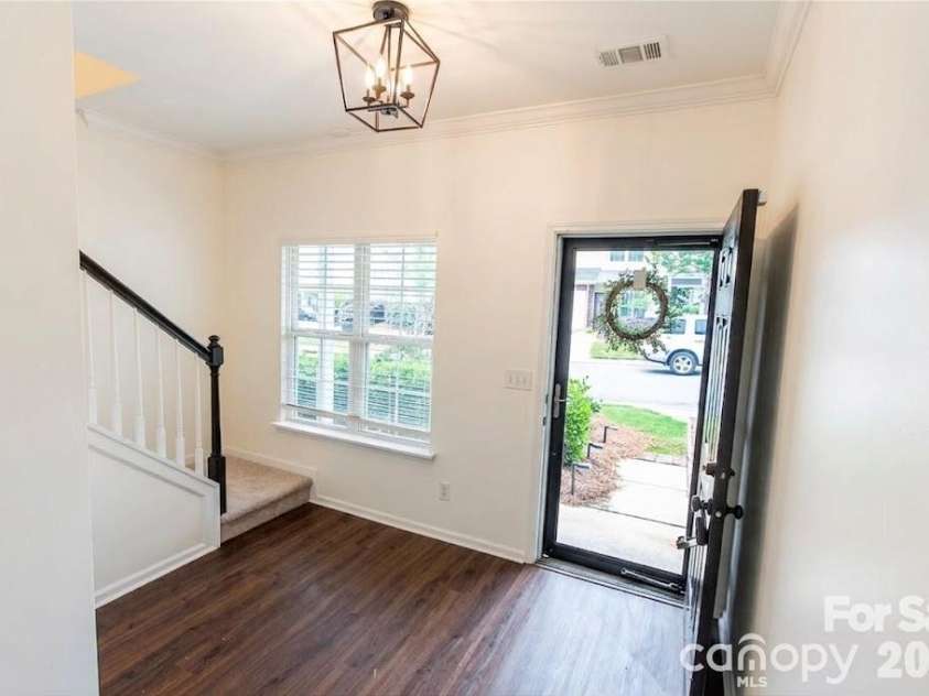 626 Fountain Court, Fort Mill, SC 29715.  MLS# CAR4387920, YatesRealty ID 29962. Front Entry