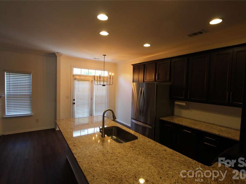 626 Fountain Court, Fort Mill, SC 29715.  MLS# CAR4387920, YatesRealty ID 29962. Kitchen