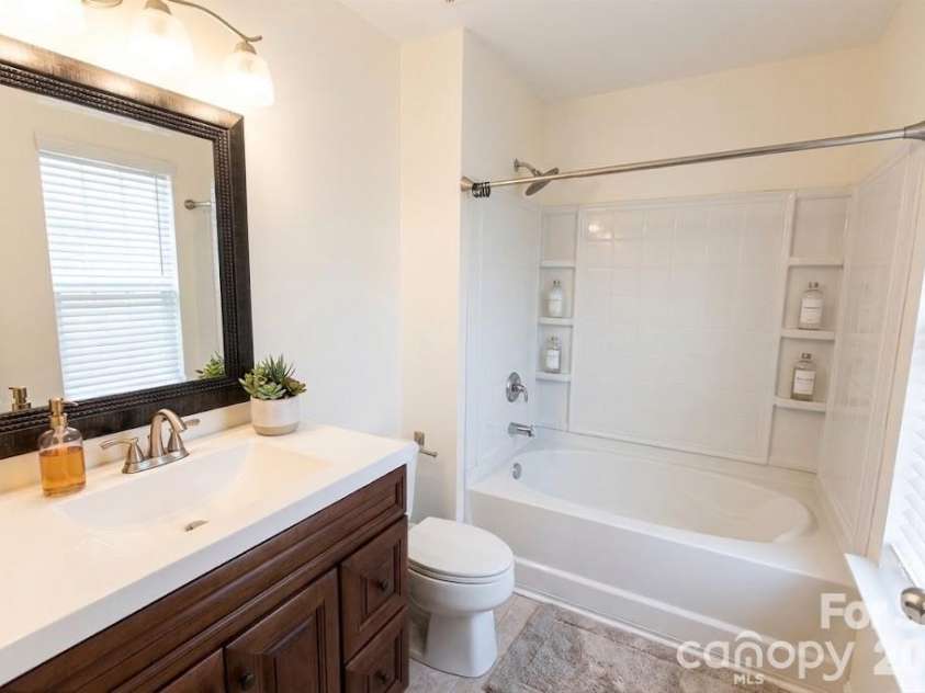 626 Fountain Court, Fort Mill, SC 29715.  MLS# CAR4387920, YatesRealty ID 29962. Master Bathroom