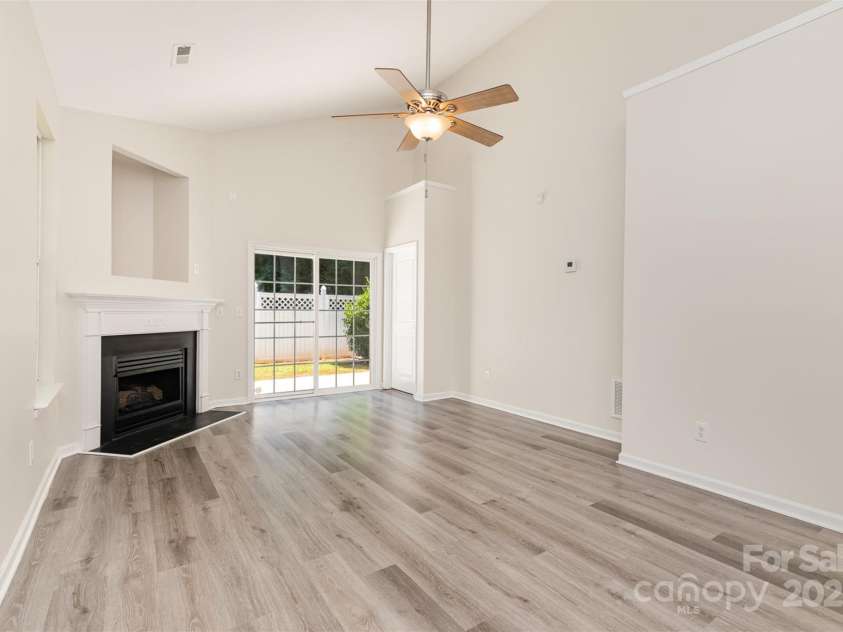 8390 Chaceview Court, Charlotte, NC 28269.  MLS# CAR4283871, YatesRealty ID 29962. Living Room