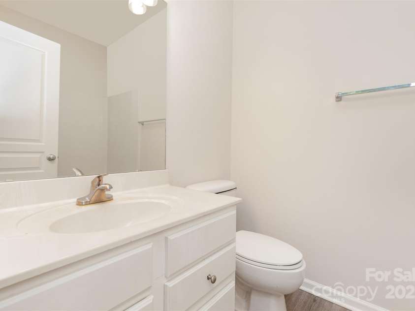 8390 Chaceview Court, Charlotte, NC 28269.  MLS# CAR4283871, YatesRealty ID 29962. Primary Bathroom