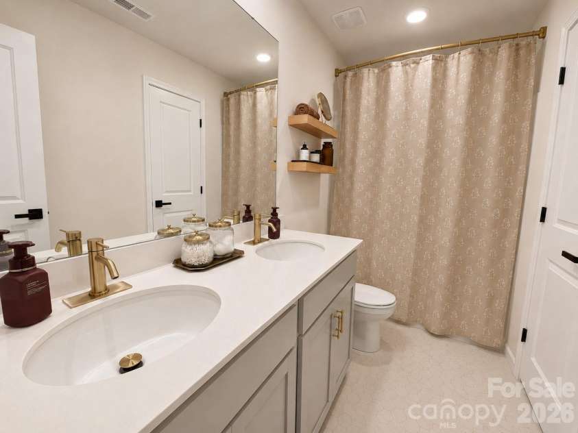 3646 Azalea Ridge Drive, Mount Holly, NC 28120.  MLS# CAR4388800, YatesRealty ID 29964. 