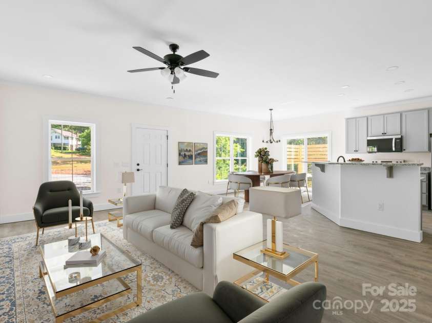 216 Lower Edgewood Road, Candler, NC 28715.  MLS# CAR4278361, YatesRealty ID 29965. 
