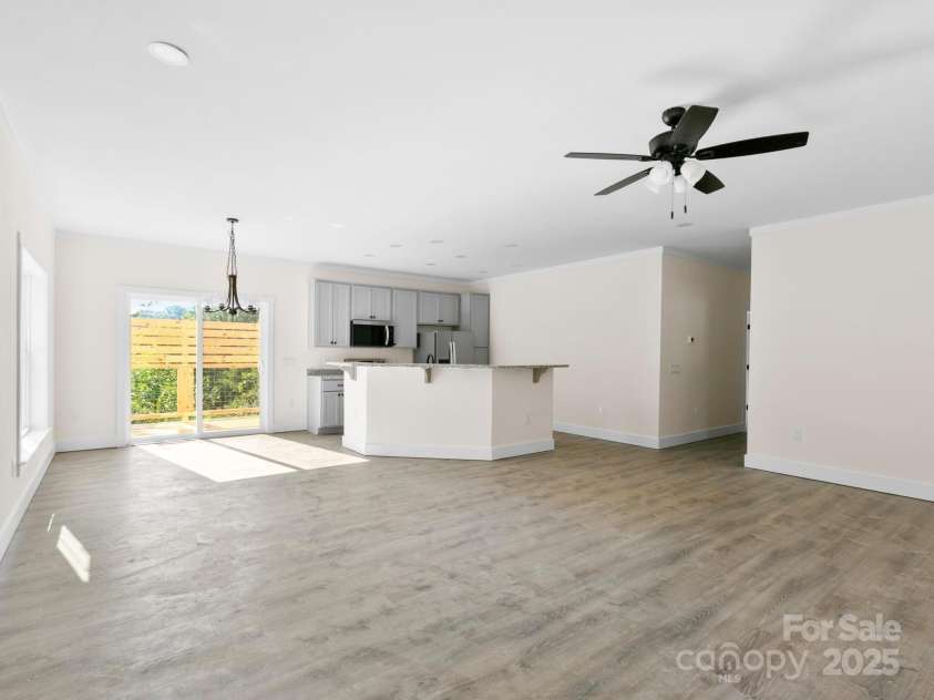 216 Lower Edgewood Road, Candler, NC 28715.  MLS# CAR4278361, YatesRealty ID 29965. 