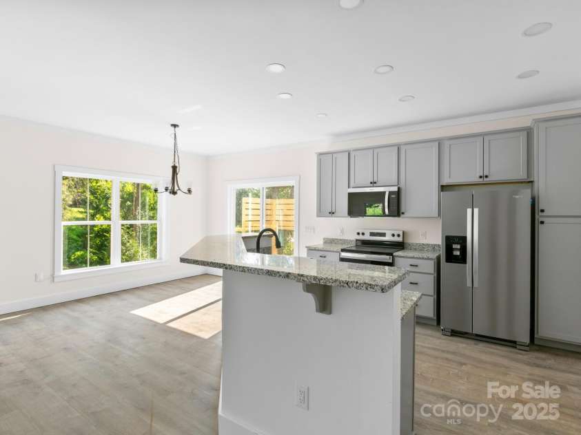 216 Lower Edgewood Road, Candler, NC 28715.  MLS# CAR4278361, YatesRealty ID 29965. 