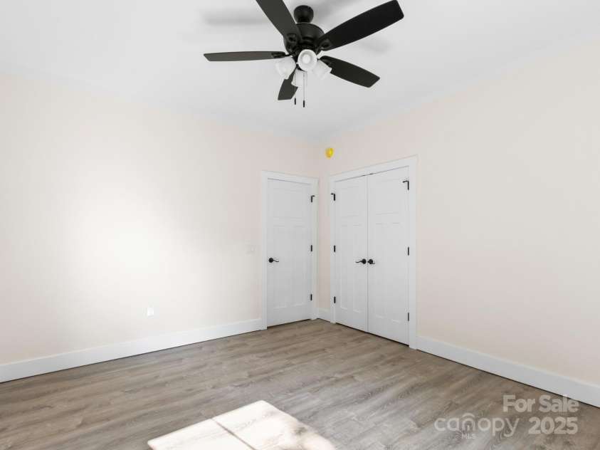 216 Lower Edgewood Road, Candler, NC 28715.  MLS# CAR4278361, YatesRealty ID 29965. 