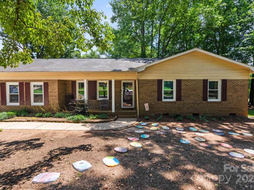 1994 Willow Ridge Street, Conover, NC 28613.  MLS# CAR4285184, YatesRealty ID 29966. 