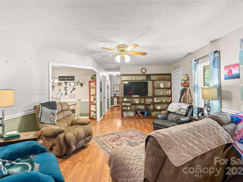 1994 Willow Ridge Street, Conover, NC 28613.  MLS# CAR4285184, YatesRealty ID 29966. 