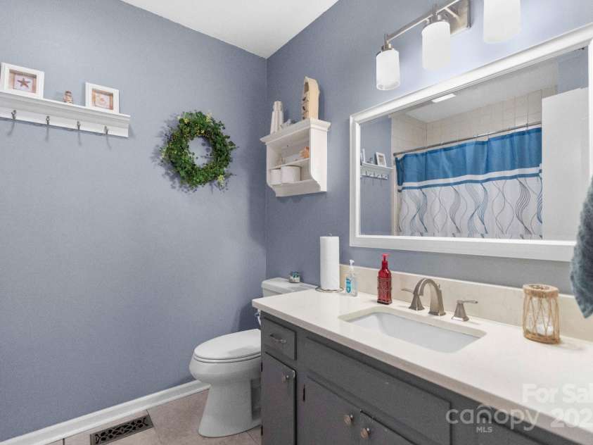 1994 Willow Ridge Street, Conover, NC 28613.  MLS# CAR4285184, YatesRealty ID 29966. 