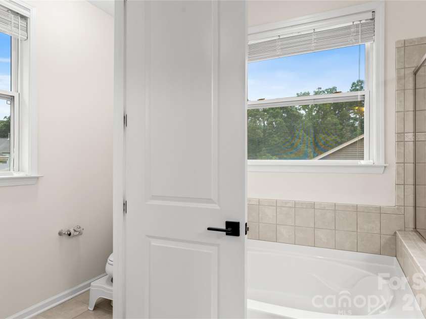 7202 Toxaway Lane, Charlotte, NC 28269.  MLS# CAR4389424, YatesRealty ID 29966. 