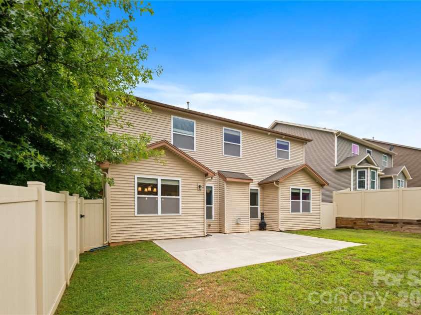 7202 Toxaway Lane, Charlotte, NC 28269.  MLS# CAR4389424, YatesRealty ID 29966. 